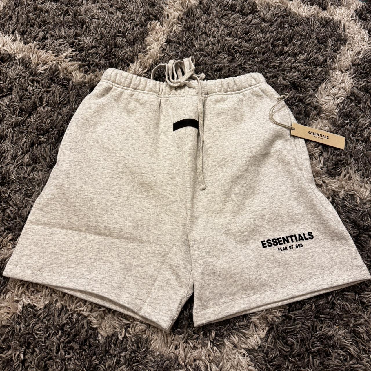 ESSENTIALS SHORT