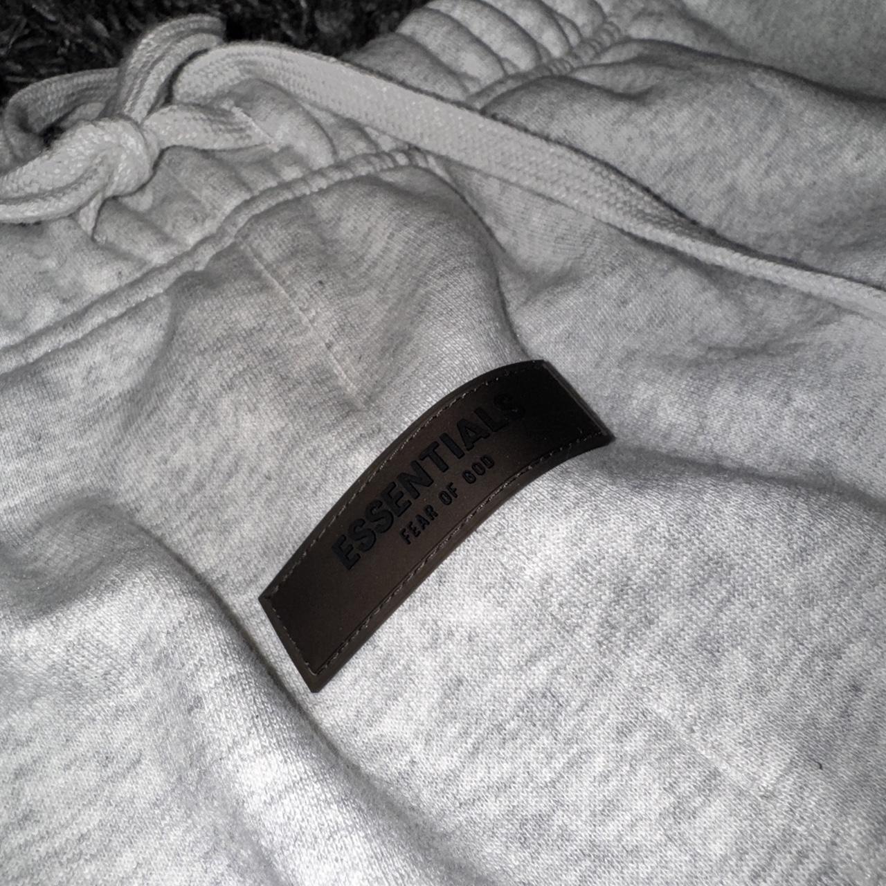 ESSENTIALS SHORT