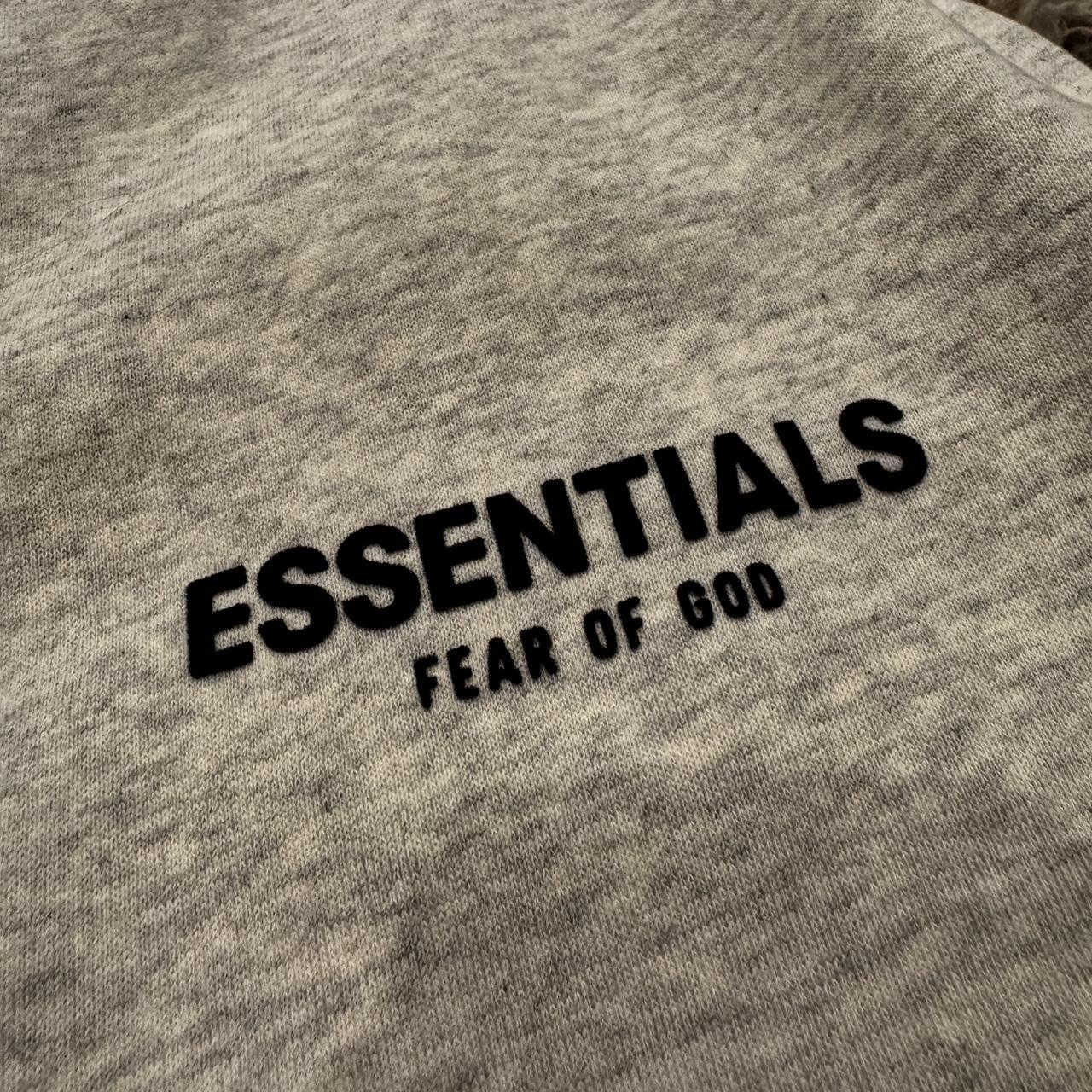 ESSENTIALS SHORT